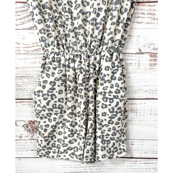 NEW Bibi Womens Animal Print Keyhole Back Short Sleeve Romper Cream Black Small - Picture 3 of 12